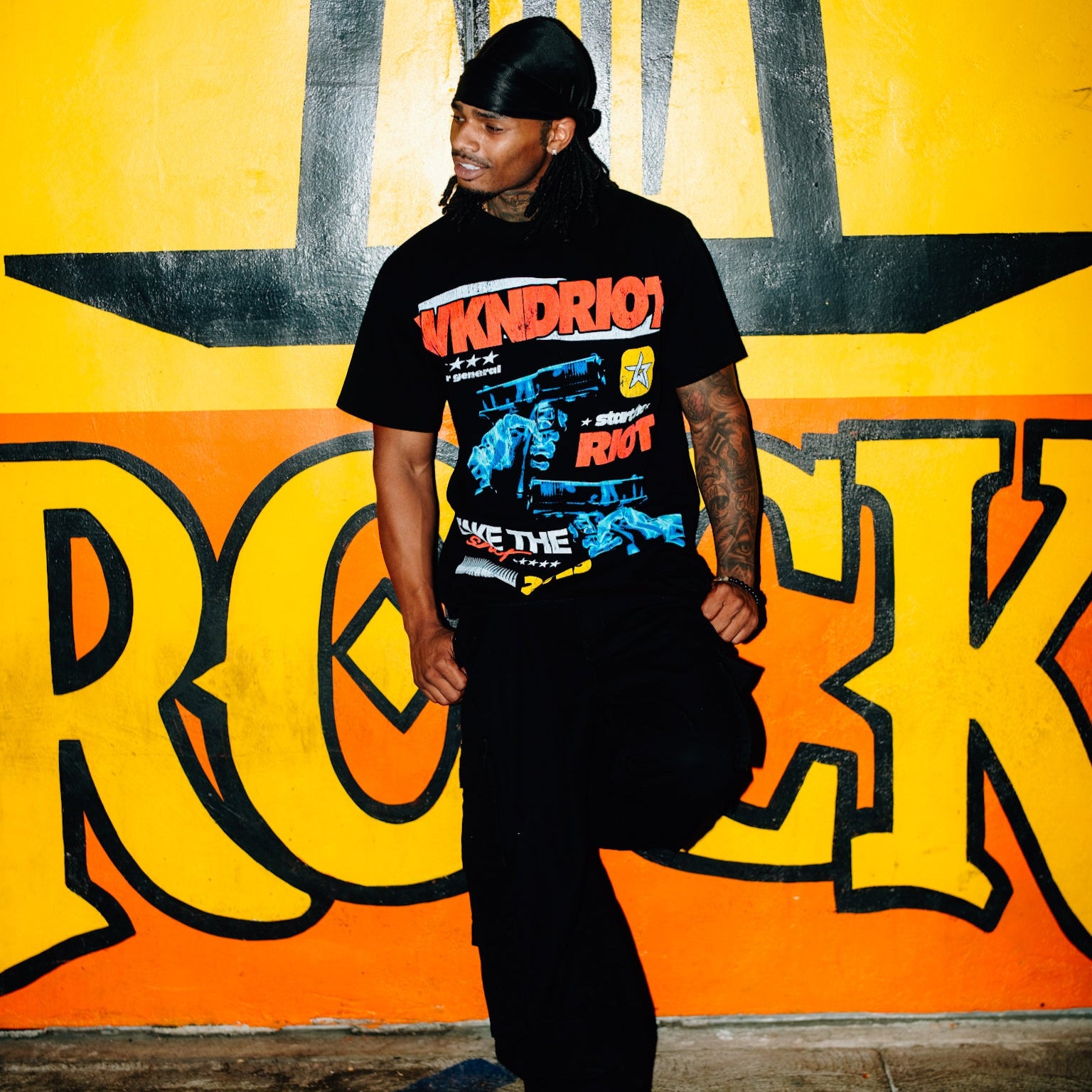 5 STAR GENERAL BLACK TEE