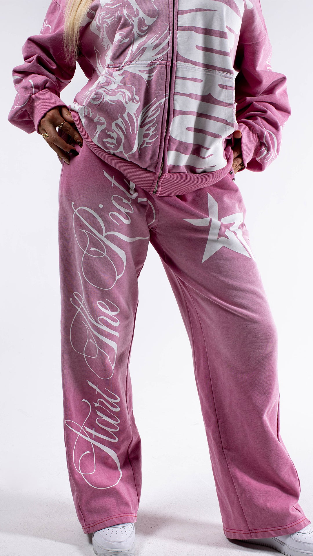 START THE RIOT SWEATS (RHINESTONES) PINK